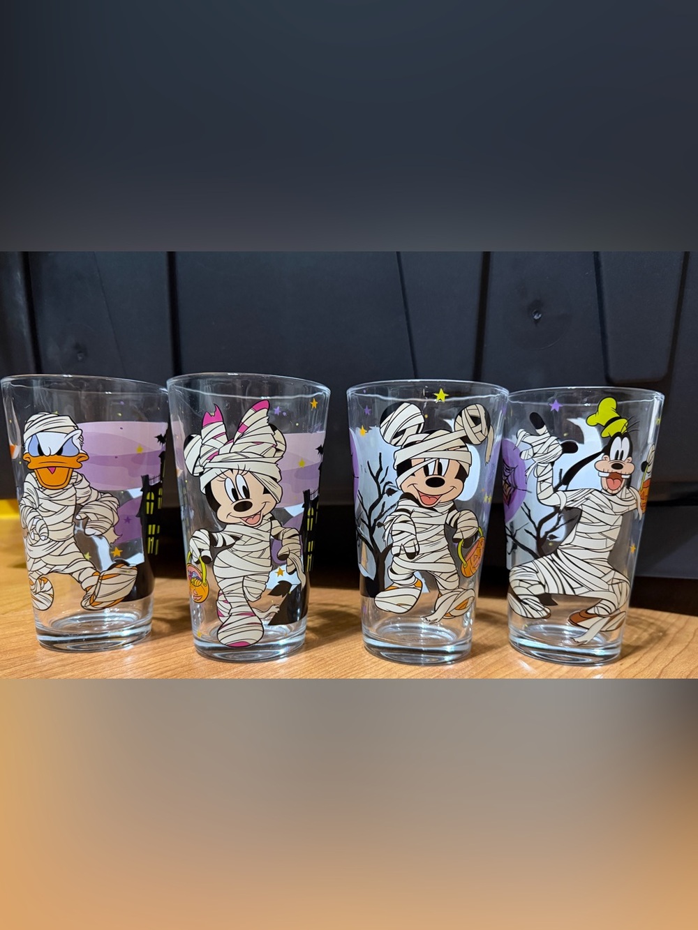 Set of 4 Disney Halloween Glasses Mickey Minnie Donald Goofy no chips or cracks